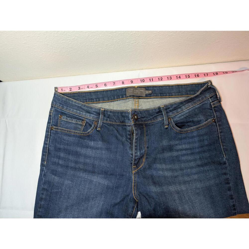 EUC Levi's Women's Slight Curve Classic Bootcut Jeans - Size 14/32